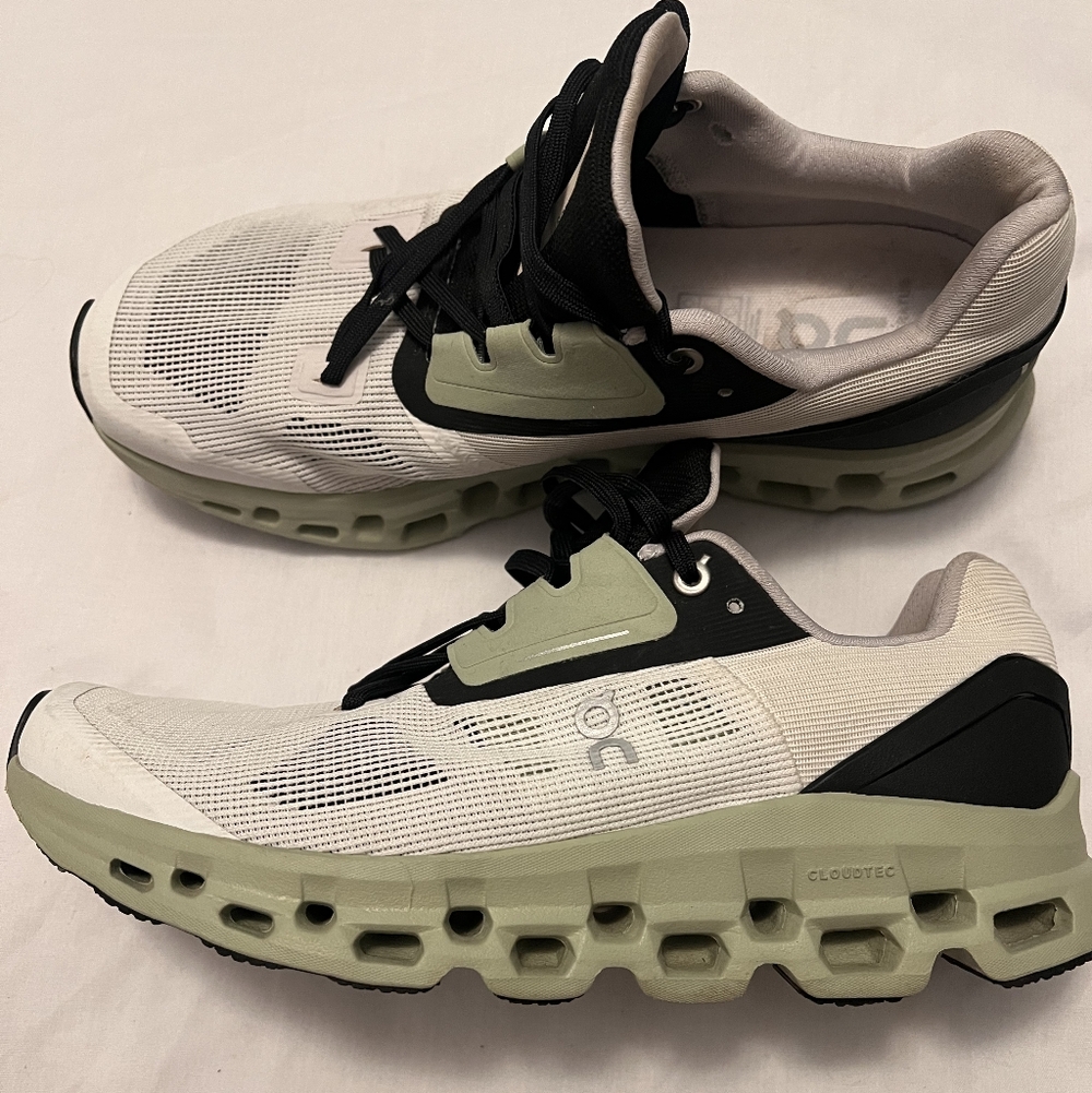 Oncloud Stratus Mens Gray Green Light